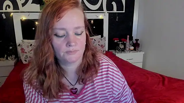 Snapshot of SinFulTitsDD chatting on 01/24/25, 08:11 SinFulTitsDD online show from 01/24/25, 08:11