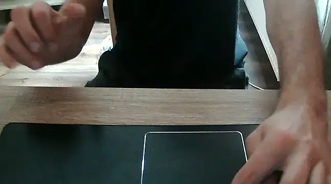Snapshot of Dzutt chatting on 01/09/25, 11:36 Dzutt online show from 01/09/25, 11:36