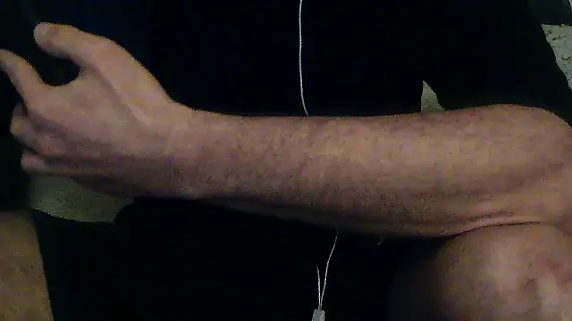 Snapshot of Dzutt chatting on 01/11/25, 07:38 Dzutt online show from 01/11/25, 07:38