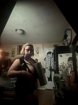 Snapshot of Cataleia21 chatting on 09/26/25, 12:09 Cataleia21 online show from 09/26/25, 12:09