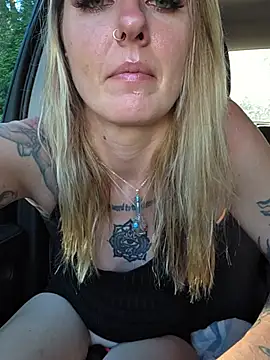 SheIsSomething online show from 06/14/26, 01:47