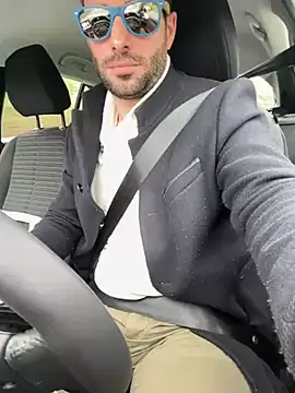 Snapshot of Simon-tem chatting on 03/20/25, 02:42 Simon-tem online show from 03/20/25, 02:42