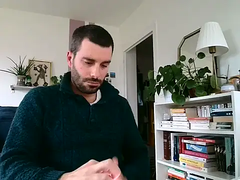 Snapshot of Simon-tem chatting on 01/08/26, 01:46 Simon-tem online show from 01/08/26, 01:46