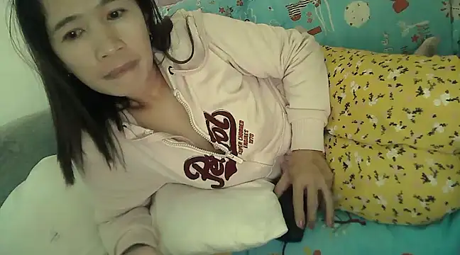 Snapshot of Alexiadreamer chatting on 01/15/25, 01:45 Alexiadreamer online show from 01/15/25, 01:45