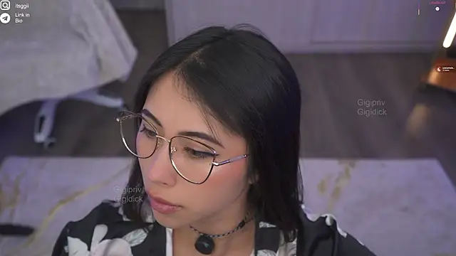 Snapshot of Gigi_ohlala chatting on 09/09/25, 02:16 Gigi ohlala online show from 09/09/25, 02:16