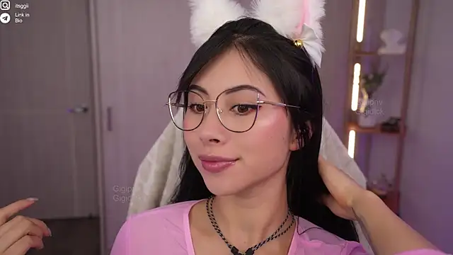 Snapshot of Gigi_ohlala chatting on 10/03/25, 08:28 Gigi ohlala online show from 10/03/25, 08:28