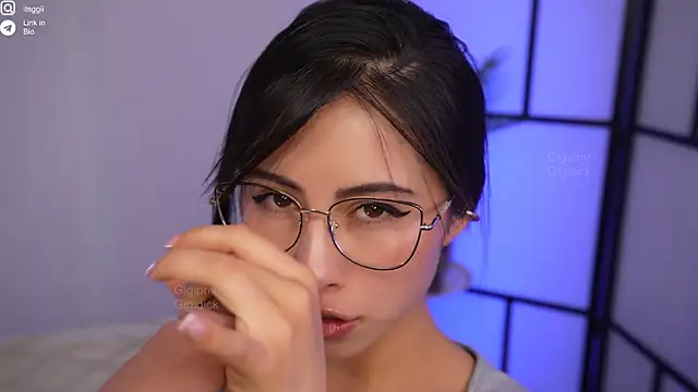 Snapshot of Gigi_ohlala chatting on 11/15/25, 12:52 Gigi ohlala online show from 11/15/25, 12:52