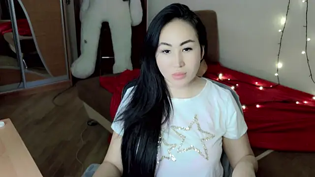 Snapshot of AsianQueens chatting on 12/09/24, 04:05 AsianQueens online show from 12/09/24, 04:05