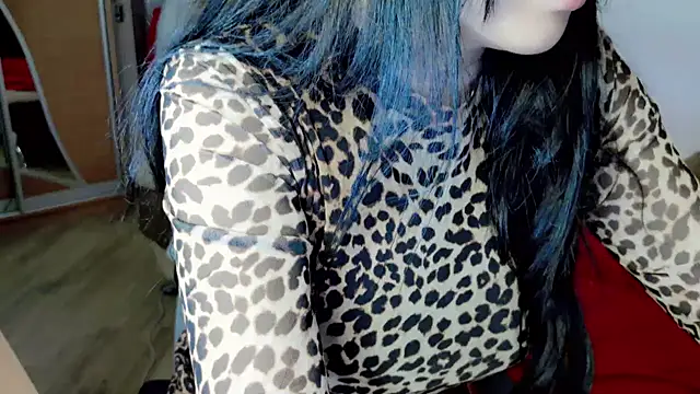 Snapshot of AsianQueens chatting on 12/15/24, 05:42 AsianQueens online show from 12/15/24, 05:42