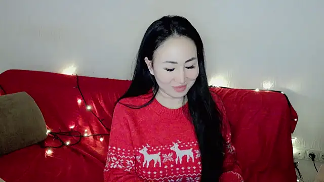 Snapshot of AsianQueens chatting on 12/25/24, 04:12 AsianQueens online show from 12/25/24, 04:12