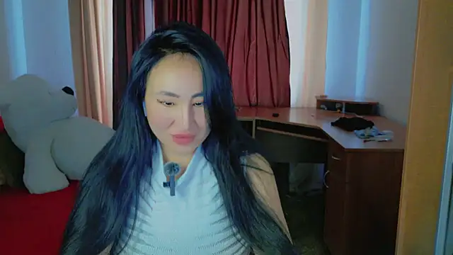 Snapshot of AsianQueens chatting on 02/05/25, 10:19 AsianQueens online show from 02/05/25, 10:19