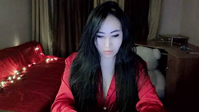 Snapshot of AsianQueens chatting on 02/20/25, 05:51 AsianQueens online show from 02/20/25, 05:51