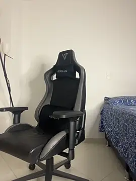 Snapshot of steven_smith05 chatting on 10/07/25, 01:36 steven smith05 online show from 10/07/25, 01:36