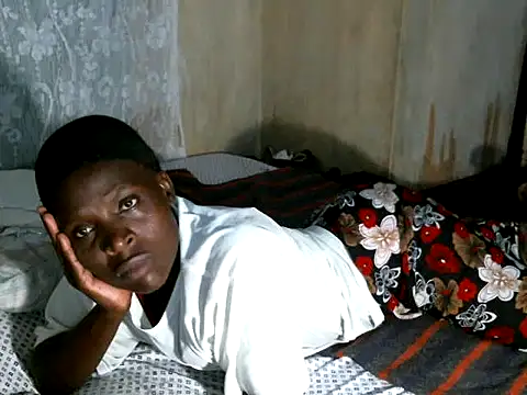 Snapshot of cute-shamza chatting on 12/15/25, 04:55 cute-shamza online show from 12/15/25, 04:55