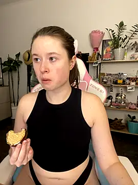 sweetest pie online show from 11/13/25, 11:47