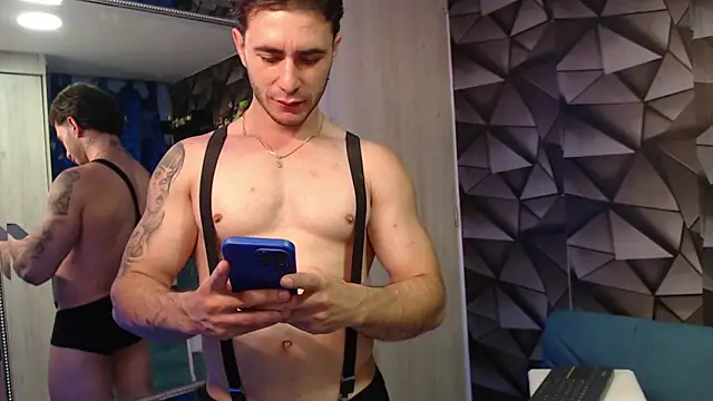 Snapshot of Latino_stud4u chatting on 02/07/25, 11:13 Latino stud4u online show from 02/07/25, 11:13