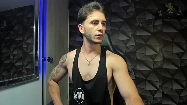 Snapshot of Latino_stud4u chatting on 03/14/25, 12:32 Latino stud4u online show from 03/14/25, 12:32