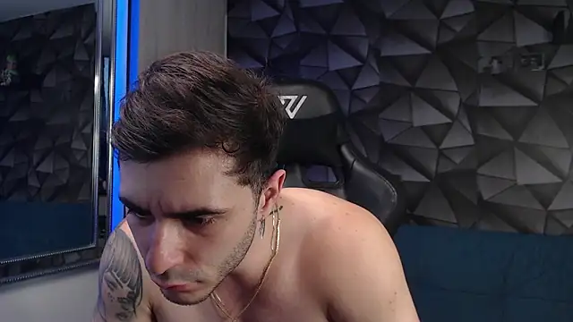 Snapshot of Latino_stud4u chatting on 10/06/25, 11:02 Latino stud4u online show from 10/06/25, 11:02