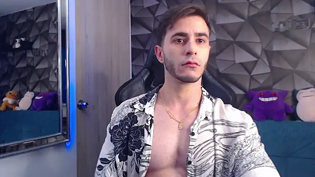 Snapshot of Latino_stud4u chatting on 10/29/25, 01:52 Latino stud4u online show from 10/29/25, 01:52