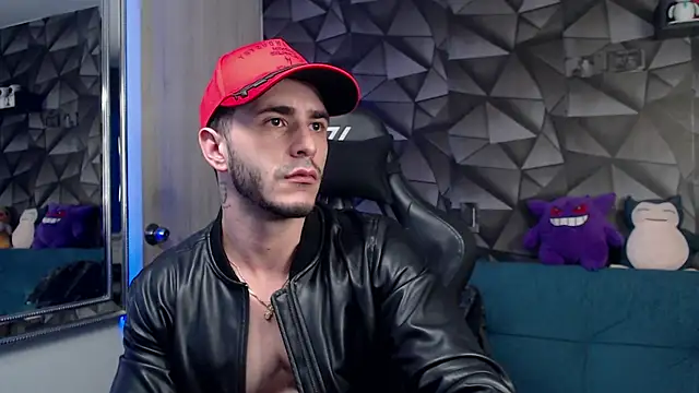 Snapshot of Latino_stud4u chatting on 11/04/25, 11:15 Latino stud4u online show from 11/04/25, 11:15