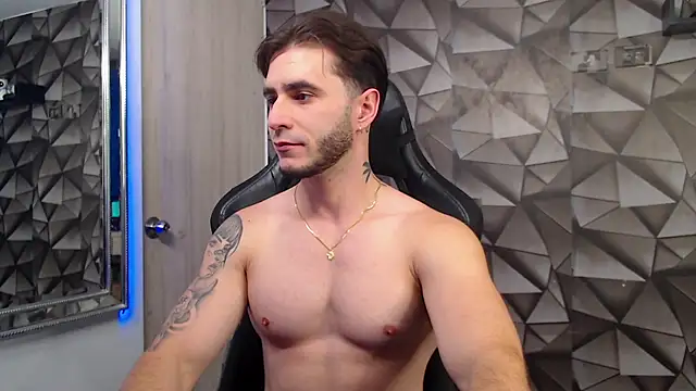 Snapshot of Latino_stud4u chatting on 11/15/25, 12:19 Latino stud4u online show from 11/15/25, 12:19