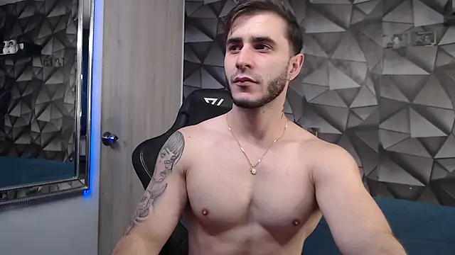 Snapshot of Latino_stud4u chatting on 11/16/25, 11:54 Latino stud4u online show from 11/16/25, 11:54