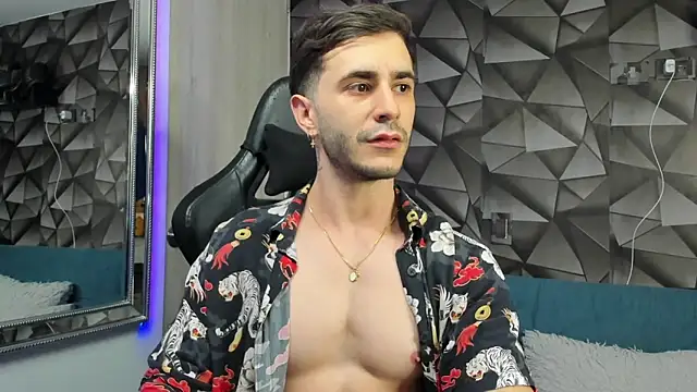 Snapshot of Latino_stud4u chatting on 12/04/25, 12:20 Latino stud4u online show from 12/04/25, 12:20