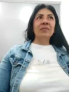 Snapshot of aisha_latina chatting on 12/09/24, 03:00 aisha latina online show from 12/09/24, 03:00