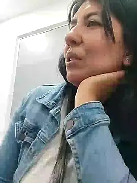 Snapshot of aisha_latina chatting on 12/09/24, 09:05 aisha latina online show from 12/09/24, 09:05