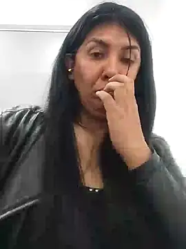 Snapshot of aisha_latina chatting on 12/10/24, 07:00 aisha latina online show from 12/10/24, 07:00