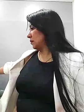 Snapshot of aisha_latina chatting on 12/11/24, 02:54 aisha latina online show from 12/11/24, 02:54