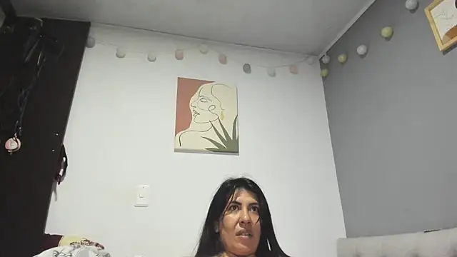 Snapshot of aisha_latina chatting on 12/16/24, 02:47 aisha latina online show from 12/16/24, 02:47