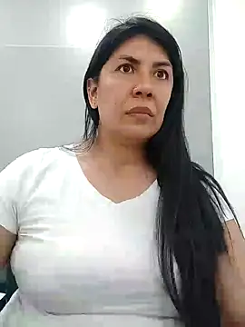 Snapshot of aisha_latina chatting on 01/21/25, 09:25 aisha latina online show from 01/21/25, 09:25