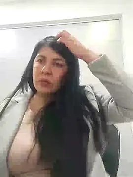 Snapshot of aisha_latina chatting on 01/22/25, 02:56 aisha latina online show from 01/22/25, 02:56