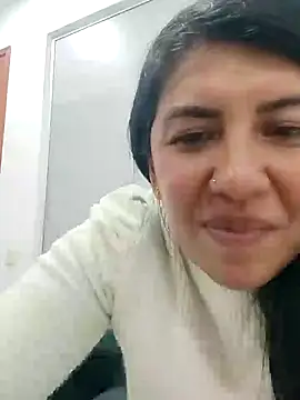 Snapshot of aisha_latina chatting on 01/24/25, 06:14 aisha latina online show from 01/24/25, 06:14