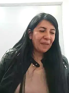 Snapshot of aisha_latina chatting on 01/27/25, 06:52 aisha latina online show from 01/27/25, 06:52