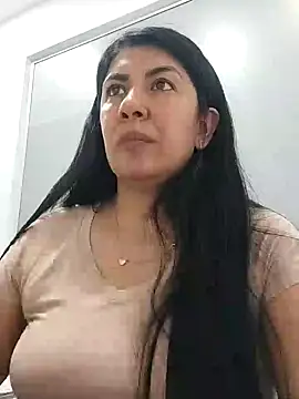 Snapshot of aisha_latina chatting on 01/27/25, 09:55 aisha latina online show from 01/27/25, 09:55