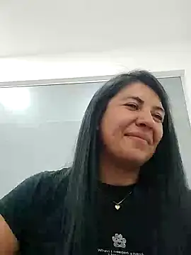 Snapshot of aisha_latina chatting on 01/31/25, 09:05 aisha latina online show from 01/31/25, 09:05