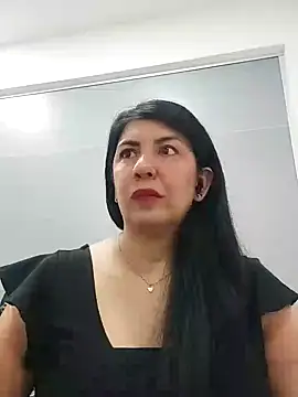 Snapshot of aisha_latina chatting on 02/04/25, 02:32 aisha latina online show from 02/04/25, 02:32