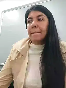 Snapshot of aisha_latina chatting on 02/10/25, 02:05 aisha latina online show from 02/10/25, 02:05