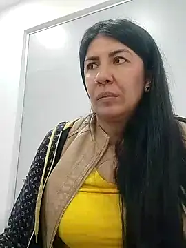 Snapshot of aisha_latina chatting on 02/11/25, 05:40 aisha latina online show from 02/11/25, 05:40
