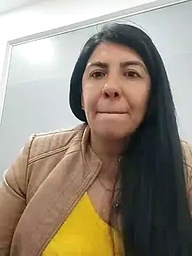 Snapshot of aisha_latina chatting on 02/19/25, 03:16 aisha latina online show from 02/19/25, 03:16