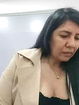 Snapshot of aisha_latina chatting on 02/24/25, 06:47 aisha latina online show from 02/24/25, 06:47