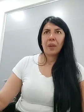 Snapshot of aisha_latina chatting on 02/27/25, 03:59 aisha latina online show from 02/27/25, 03:59