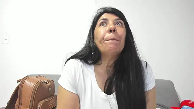 Snapshot of aisha_latina chatting on 02/27/25, 11:15 aisha latina online show from 02/27/25, 11:15
