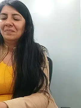 Snapshot of aisha_latina chatting on 03/03/25, 06:33 aisha latina online show from 03/03/25, 06:33