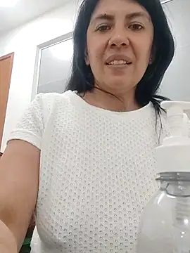Snapshot of aisha_latina chatting on 03/06/25, 05:33 aisha latina online show from 03/06/25, 05:33