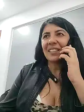 Snapshot of aisha_latina chatting on 03/07/25, 08:11 aisha latina online show from 03/07/25, 08:11