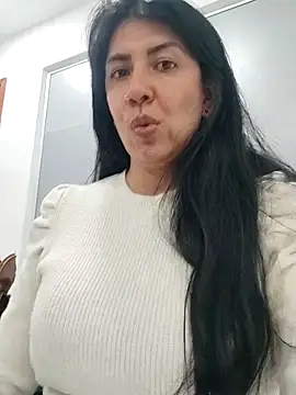 Snapshot of aisha_latina chatting on 03/20/25, 02:53 aisha latina online show from 03/20/25, 02:53