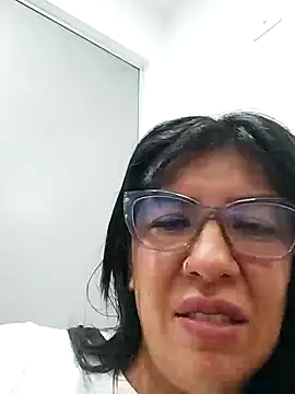 Snapshot of aisha_latina chatting on 09/26/25, 01:26 aisha latina online show from 09/26/25, 01:26
